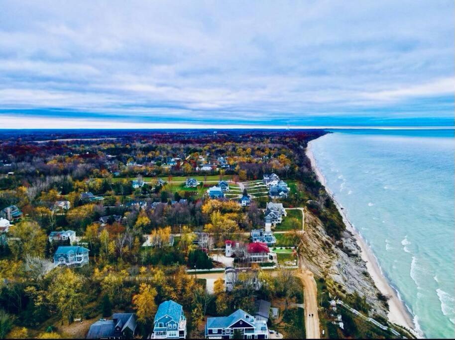 Newly Available Lakefront Retreat; Private Beach Access Villa South Haven Exterior photo